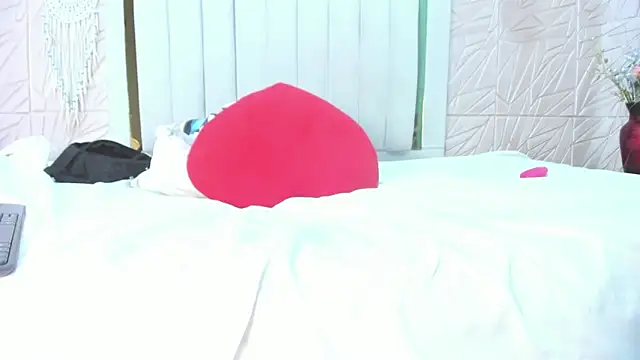 Rebecca_Mitchell's cam snapshot