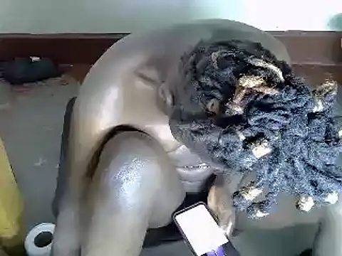 Sweetaggy2's cam snapshot