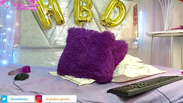 Carolinagarcia12345's cam snapshot