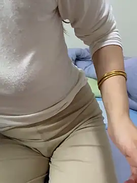 chick-888's cam snapshot