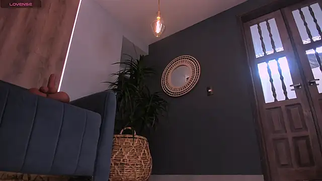 RoxanneHill_'s cam snapshot