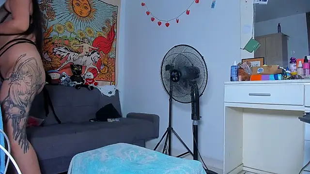 kiaraglam2's web cam