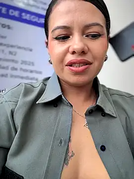 Ariana-07 live sex cam