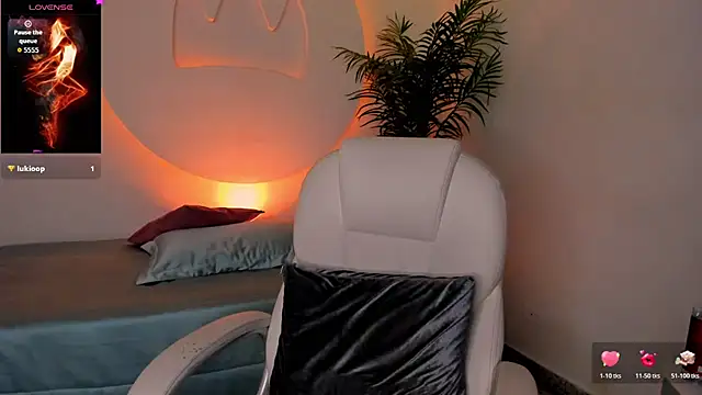 Ariana_Pierce's cam snapshot