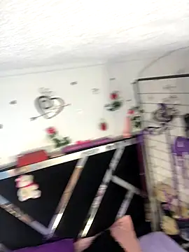 1lovelygirls's cam snapshot