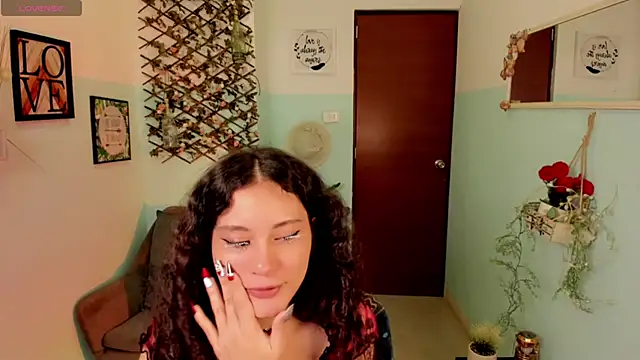 Krysten_Riter's cam snapshot