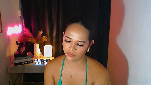 Lorainnelustts live sex cam