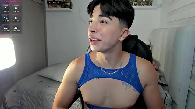 santy7v7 live sex cam