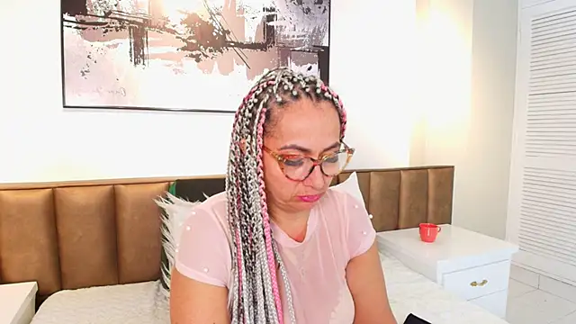 AlessandraLeroy's cam snapshot