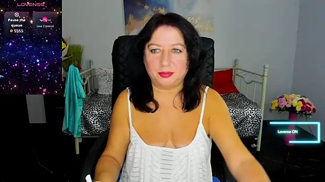 Julia_Dean's cam snapshot