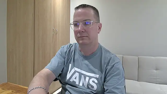 BrettJ81 live sex cam