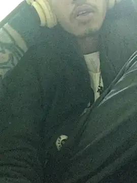 handsome_boy07's cam snapshot