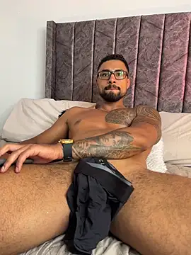 LiamGarcia1 live sex cam