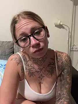 Antoniia69 live sex cam