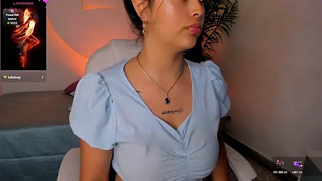 Ariana_Pierce live sex cam