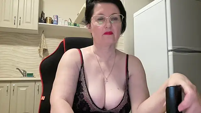 _HotMilfPussy_'s cam snapshot