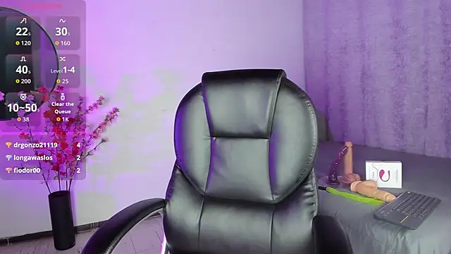 SaraMilf_69's cam snapshot