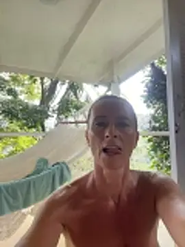 clarastrip's cam snapshot