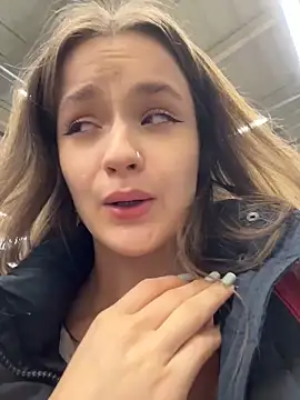 KittyQueeny live sex cam