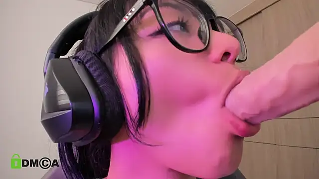 alice-rausing's cam snapshot