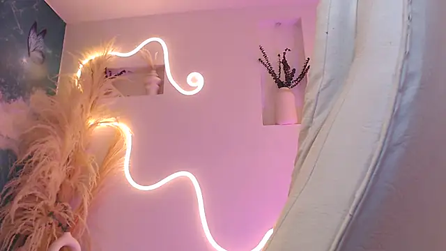 ViolettaHotLatin_'s cam snapshot