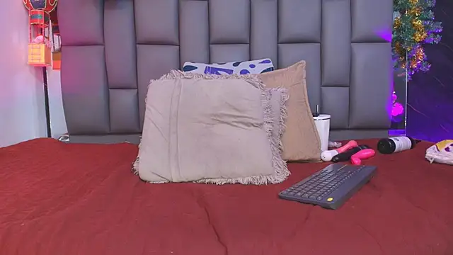 _MiaBrown_'s cam snapshot