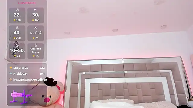 Nicolle_foxy's cam snapshot