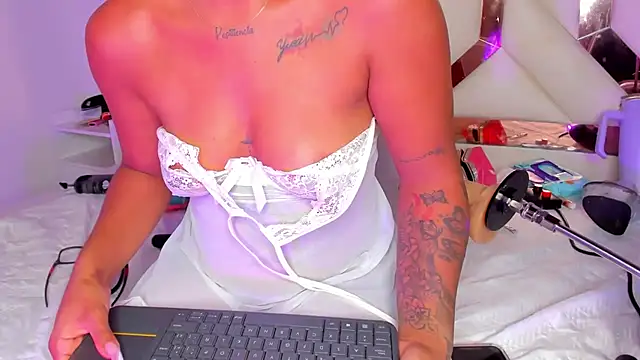 CintiaVega's cam snapshot