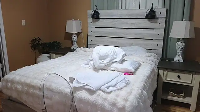 TexasTattooedHouseWife's cam snapshot