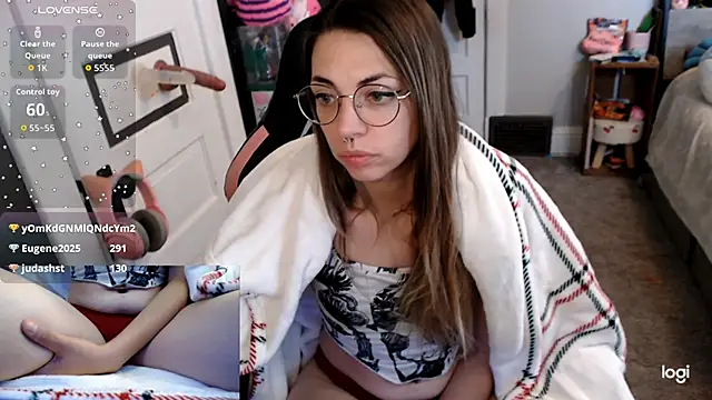 KierBearKisses's cam snapshot