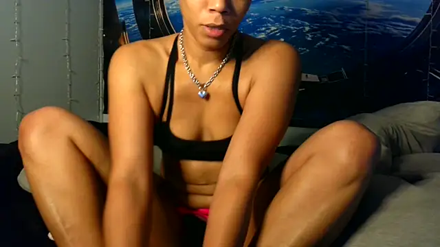 MrsToniTone's cam snapshot