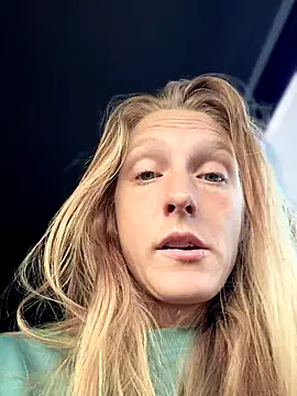 GoldenFlameGoddess's cam snapshot