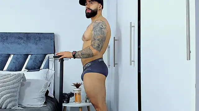 Zack_Froone live sex cam