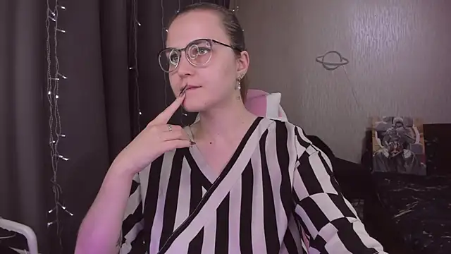 MissBrightShine's cam snapshot