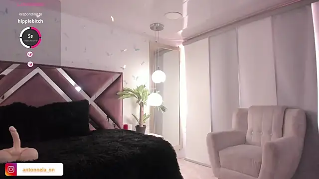 _Antonnela_'s cam snapshot