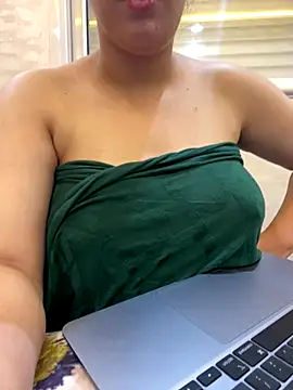 Bold-arabic-vibes's cam snapshot