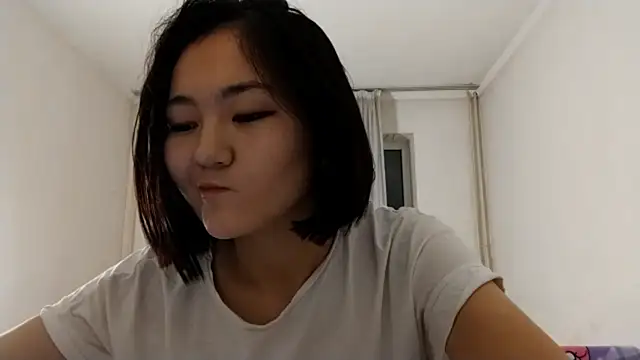 Lyndasilk's cam snapshot