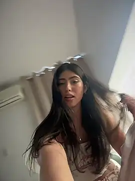 Gaby_zahir_'s cam snapshot