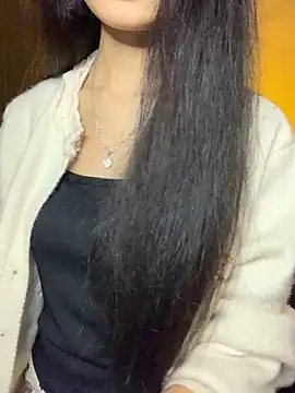 Nhinhi18 live sex cam