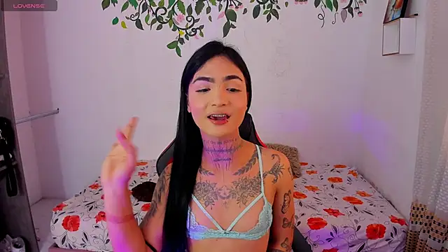 Ariadna-05 live sex cam