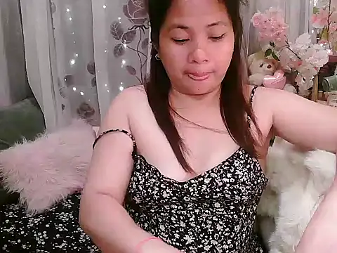 OhmyPinay's cam snapshot