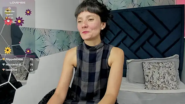 Valery_More__ live sex cam