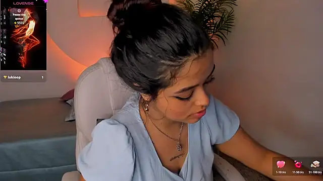 Ariana_Pierce's cam snapshot