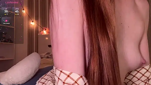 Awwwrora's cam snapshot