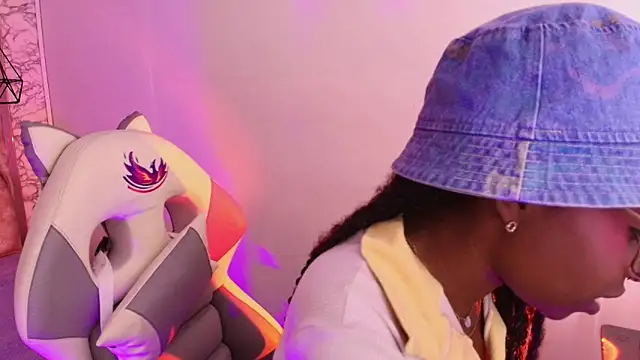 Queen_perla_'s cam snapshot