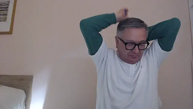 YOU6me's cam snapshot