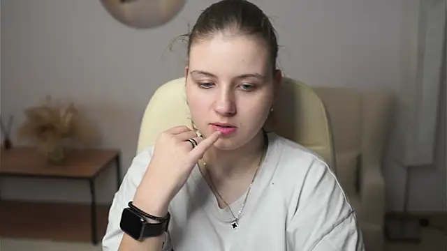 NovellaArjune's cam snapshot