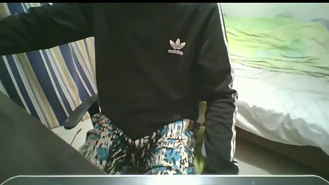 young_milk's cam snapshot