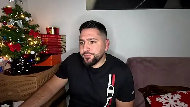 Gold_Alpha_Boy's cam snapshot