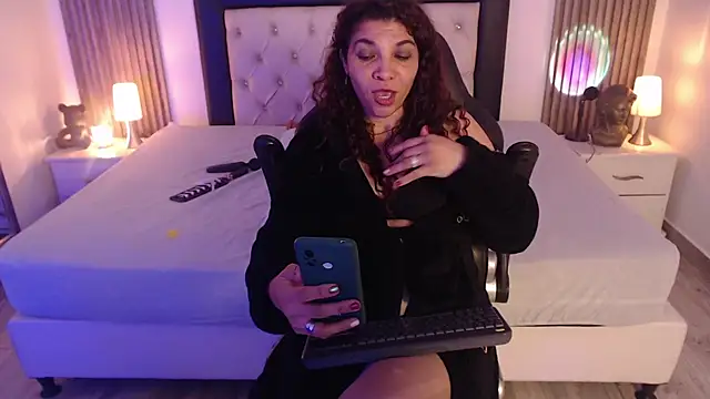 Serena_Houstonn's cam snapshot